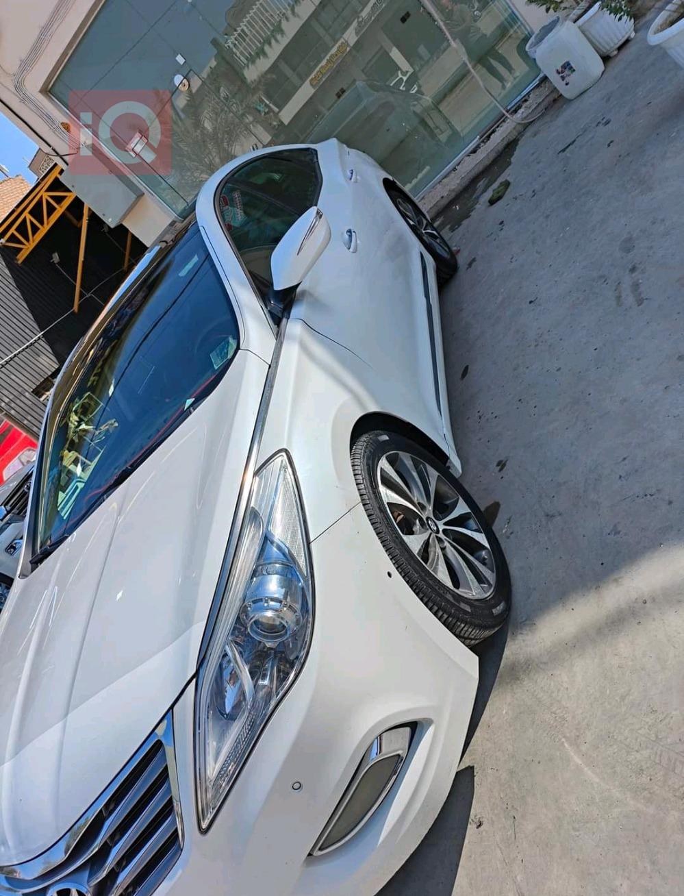 هيونداي أزيرا